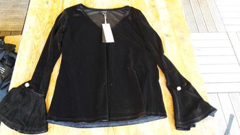 Haut toucher velours