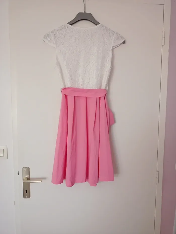 Jolie Robe d'été rose et blanche légère - photo numéro 2