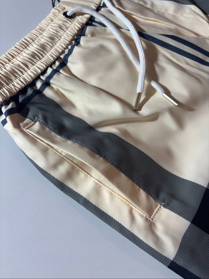 short Burberry - photo numéro 5