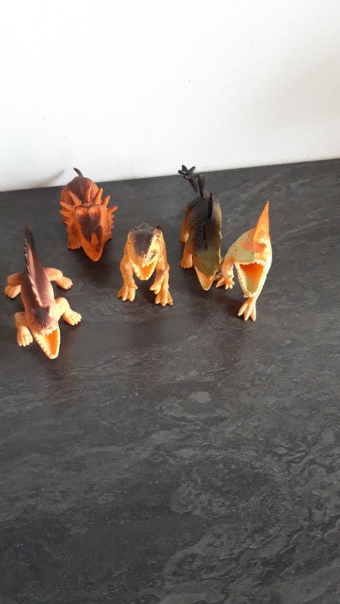 Lot dinosaures - photo numéro 3