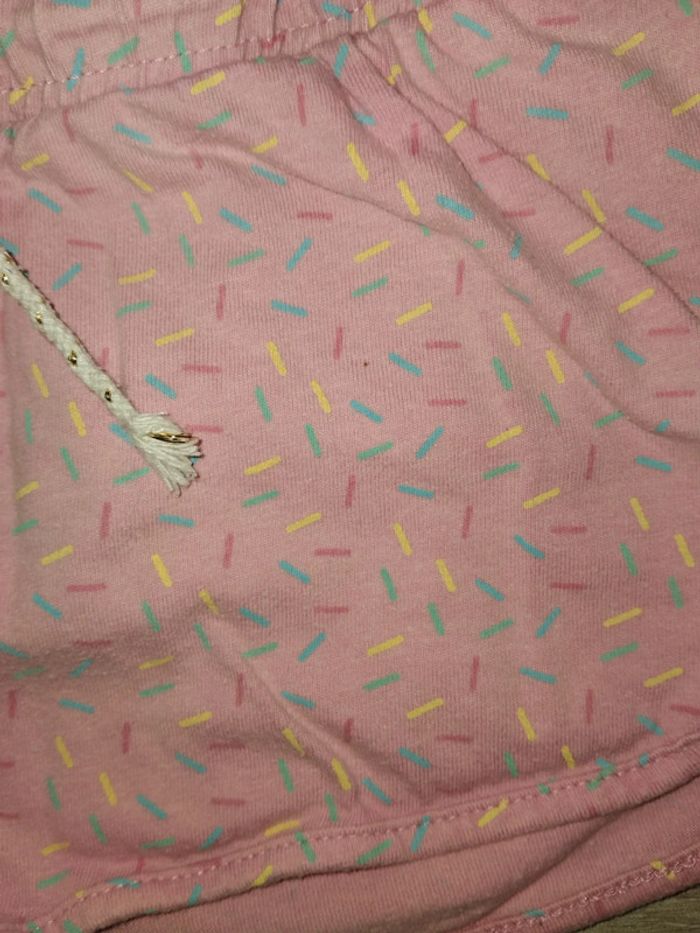 🎀 Short rose fille - 6 ans - photo numéro 2