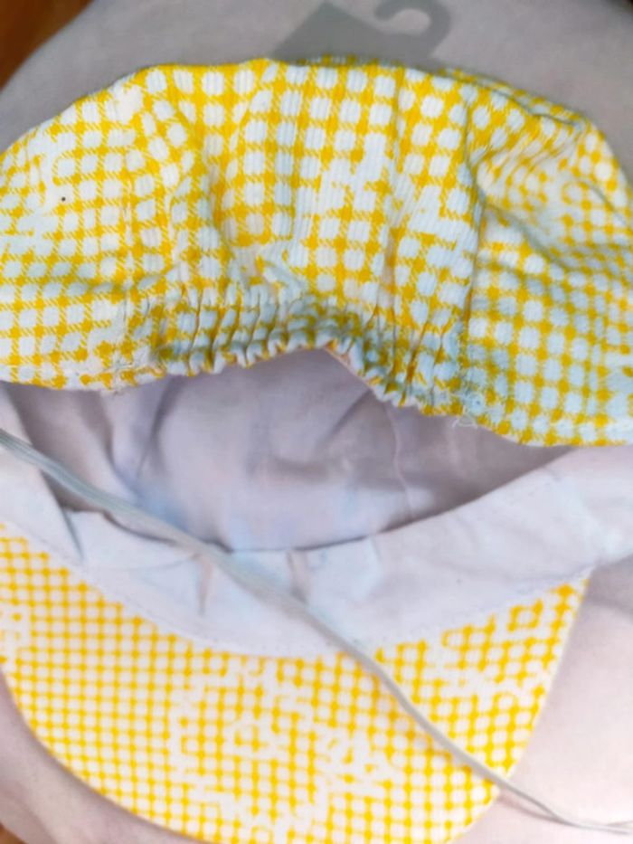 Casquette bébé à carreaux jaune – motif bonbons 3D - photo numéro 7
