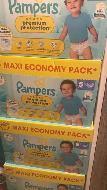 4 cartons de couches Pampers premium taille 5