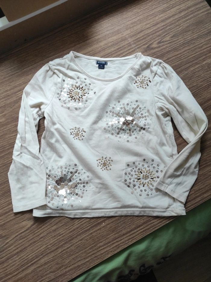 Pull fin sequins