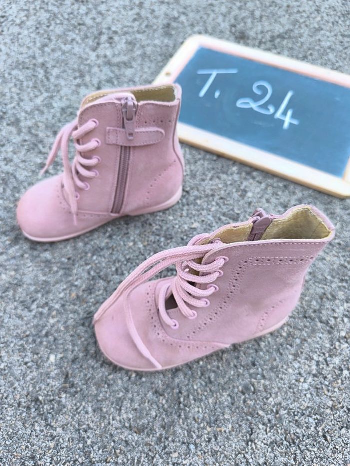 Bottes taille 24 en très bon état - photo numéro 2