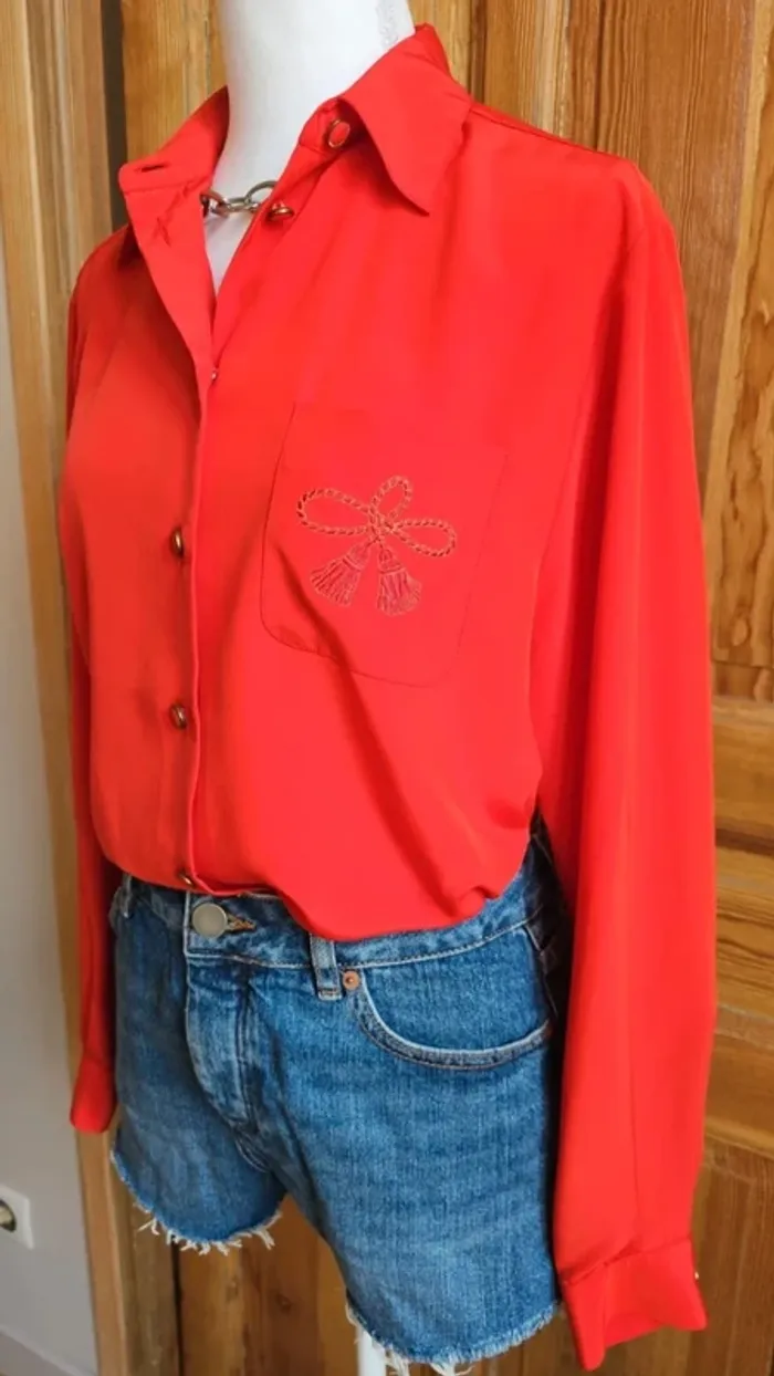 Chemise vintage rouge details broderie - photo numéro 2