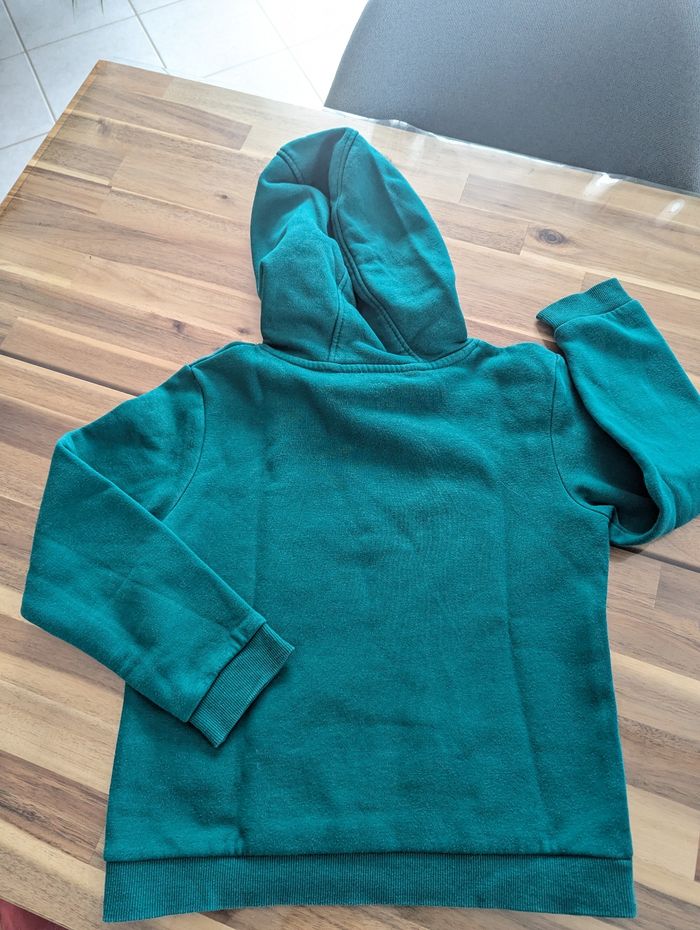 Sweat à capuche Kiabi taille 8 ans bleu canard - photo numéro 4