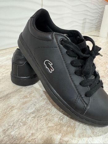 Basket sneaker carnaby Lacost garçon lacoste pratiquement neuve taille 31