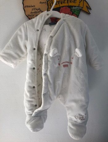 Combinaison de bébé