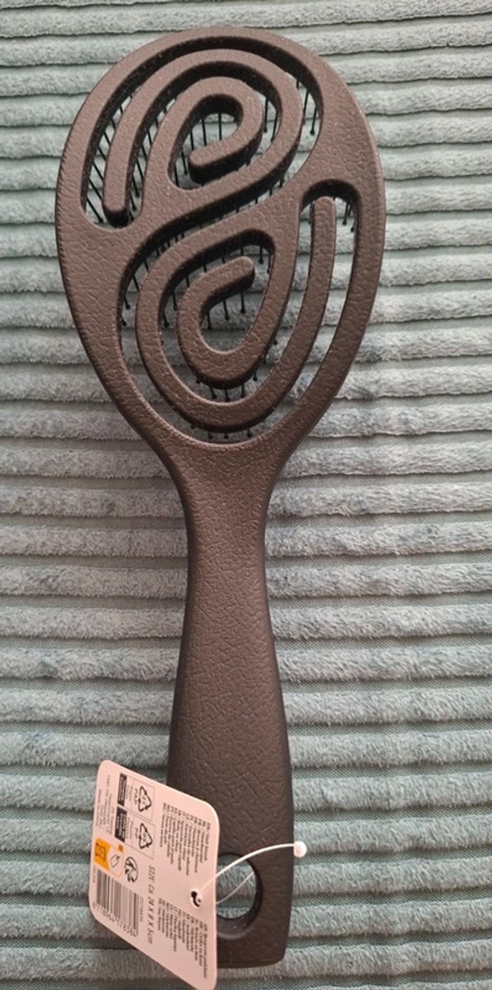Brosse peigne noir Neuve - photo numéro 2