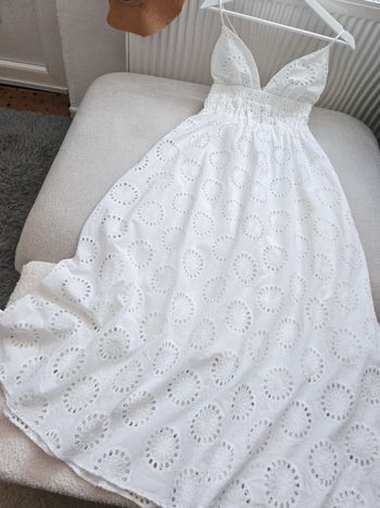Robe brodée  zara 