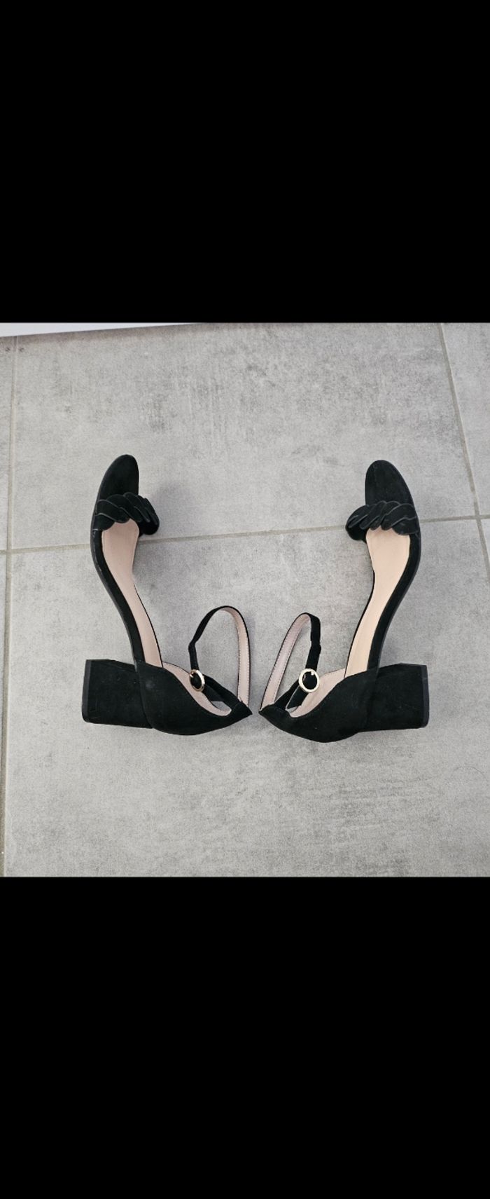 Sandales à talons noires - photo numéro 7
