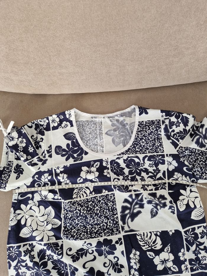 Robe polynésienne bleu marine et blanc - photo numéro 8