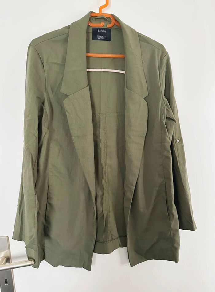 Blazer léger effet lin vert kaki - Bershka - photo numéro 2