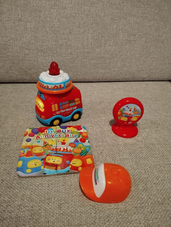 Tut tut anniversaire complet