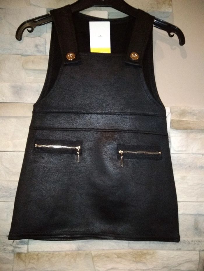 Robe noir imitation cuir neuve 3 ans - photo numéro 4