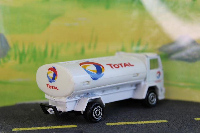 Majorette camion citerne Ford cargo - photo numéro 5