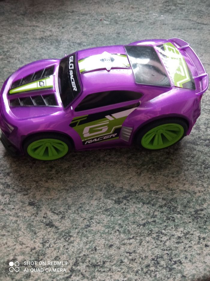 Voiture  qui fait de la musique