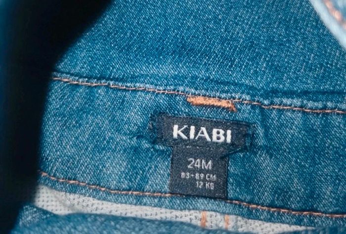 Salopette short en jean bébé garçon 2 ans comme NEUVE - photo numéro 2