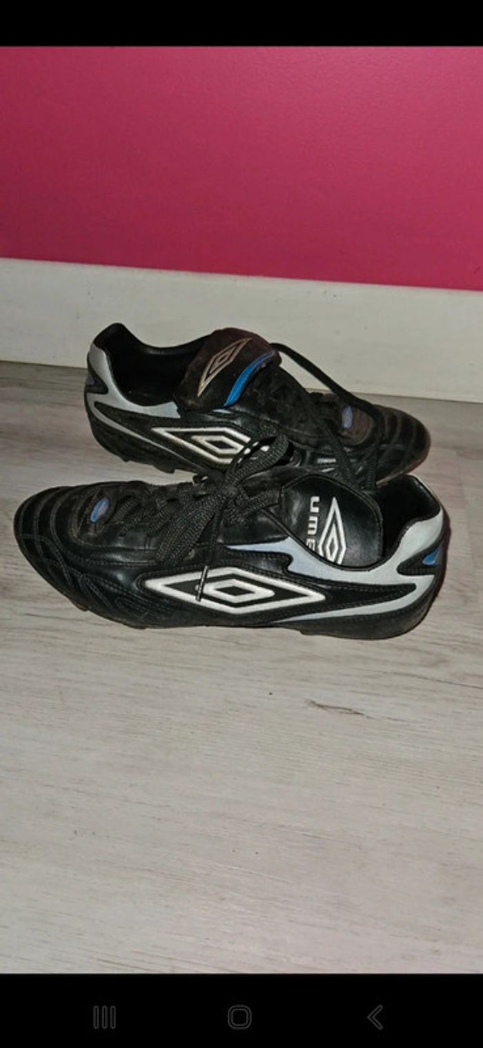 Chaussures crampons foot taille 41