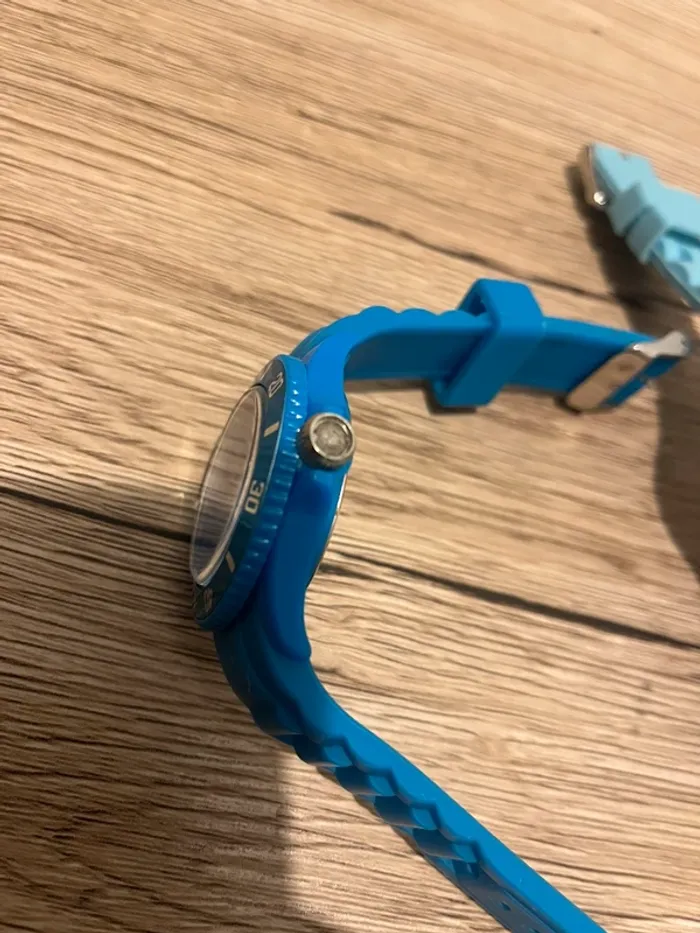 Lot de deux montres bracelet réglable - photo numéro 3