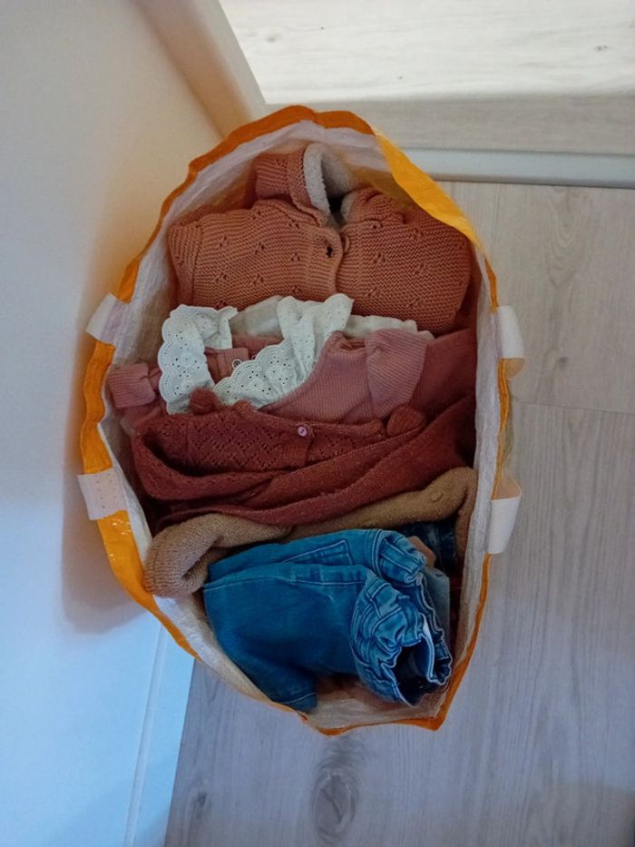 Lot de vêtements 3/6/9/12/18 mois