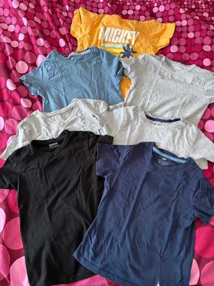 lot 8 t-shirt + un short 6 ans