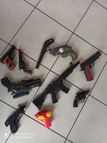 Lot de 10 pistolets