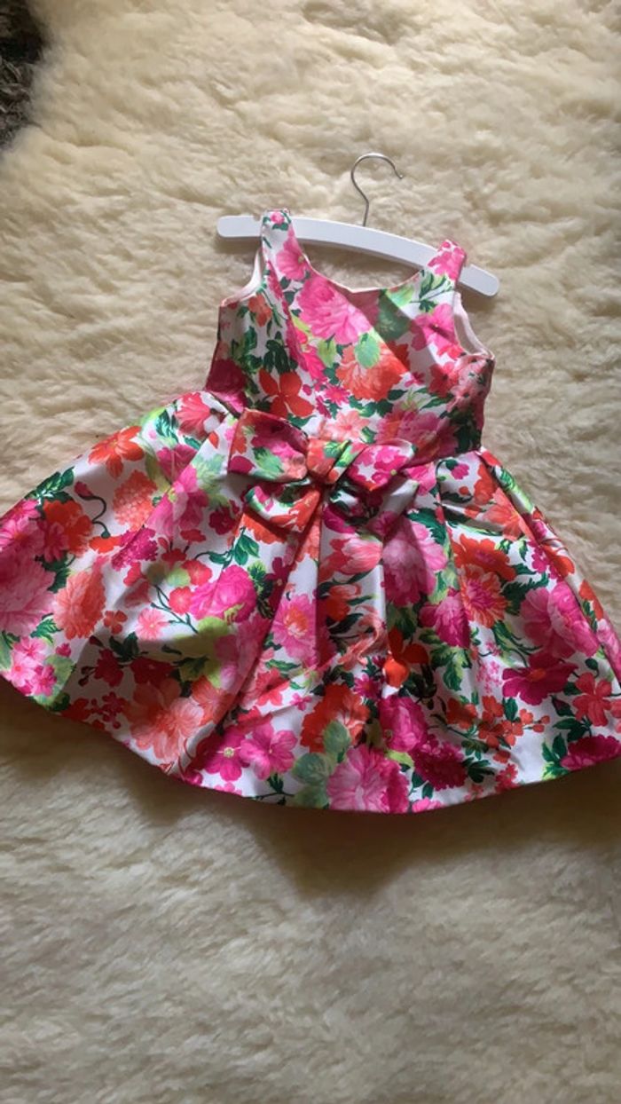 Très jolie robe (taille 3 ans) - photo numéro 3