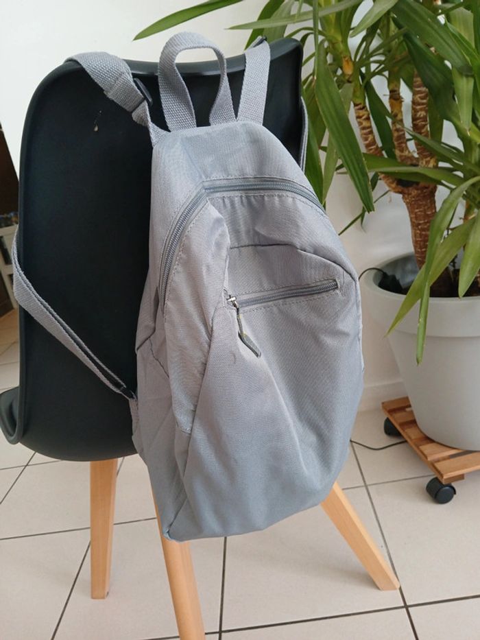Sac à dos gris🌿🎁 - photo numéro 5