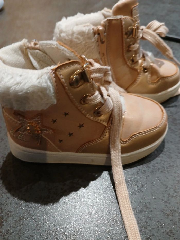 Chaussures taille 22 - photo numéro 7