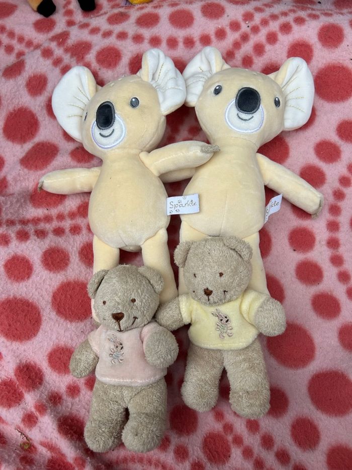 Doudous en double pour bébé ou jumeaux