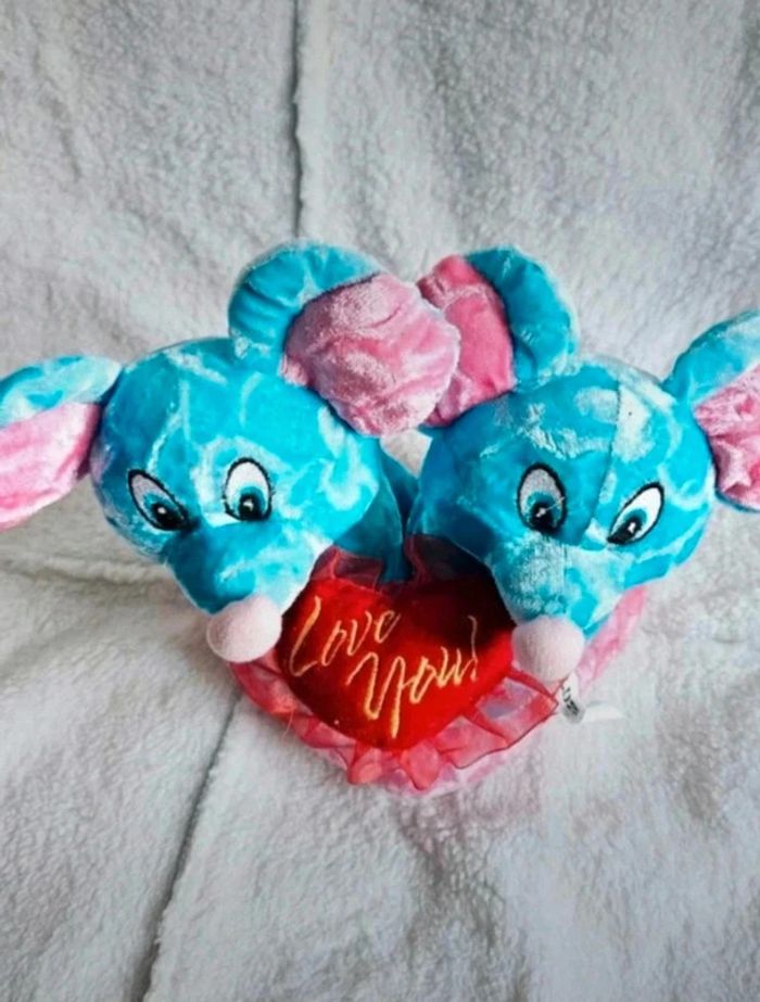 Peluche de deux souris sur un cœur 🫶 - photo numéro 3
