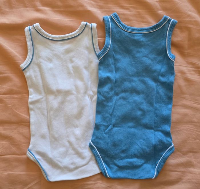 Lot de 2 bodies manches courtes 6 mois - photo numéro 2
