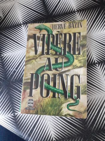 Vipère au poing