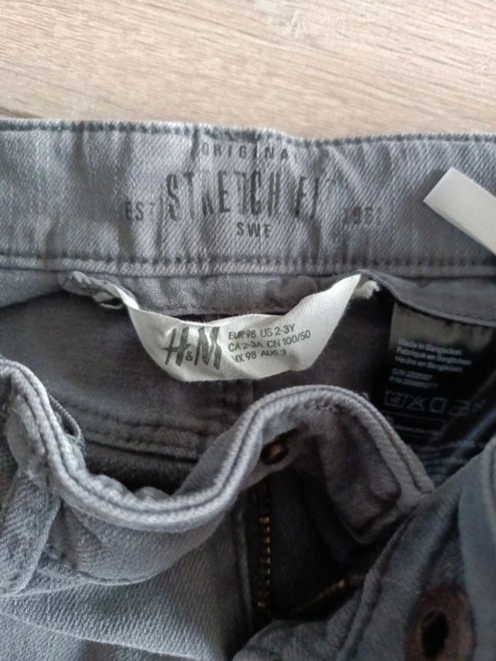 50. Jeans H&M 98 2-3ans porté 1x - photo numéro 4