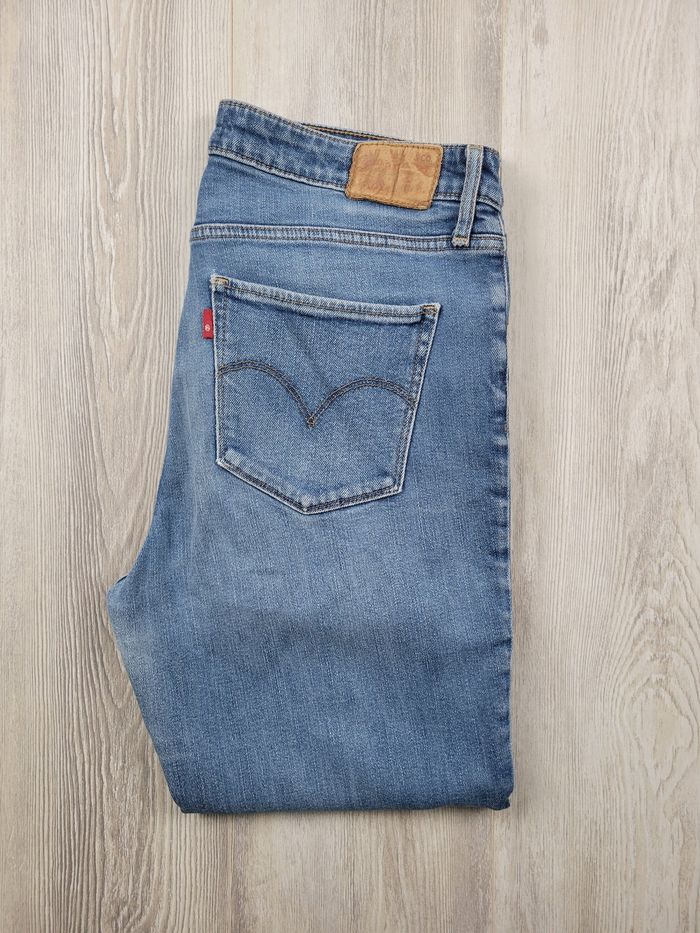 Jean Levi’s Skinny – Taille 31 – Bleu denim – Excellent état