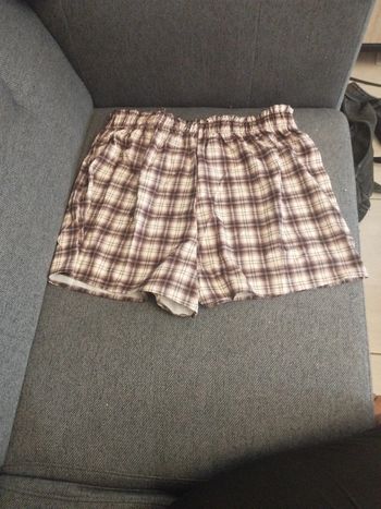 Short neuf