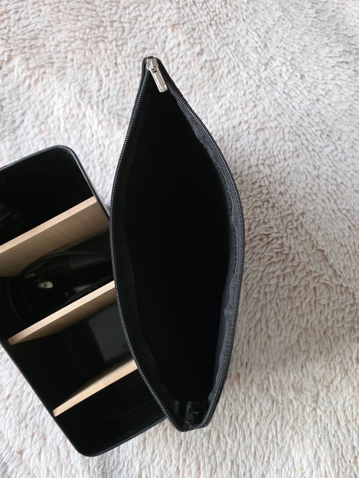 TROUSSE DE MAQUILLAGE 💄 OU CRAYONS OU AUTRE NEUF COULEUR NOIR - photo numéro 3