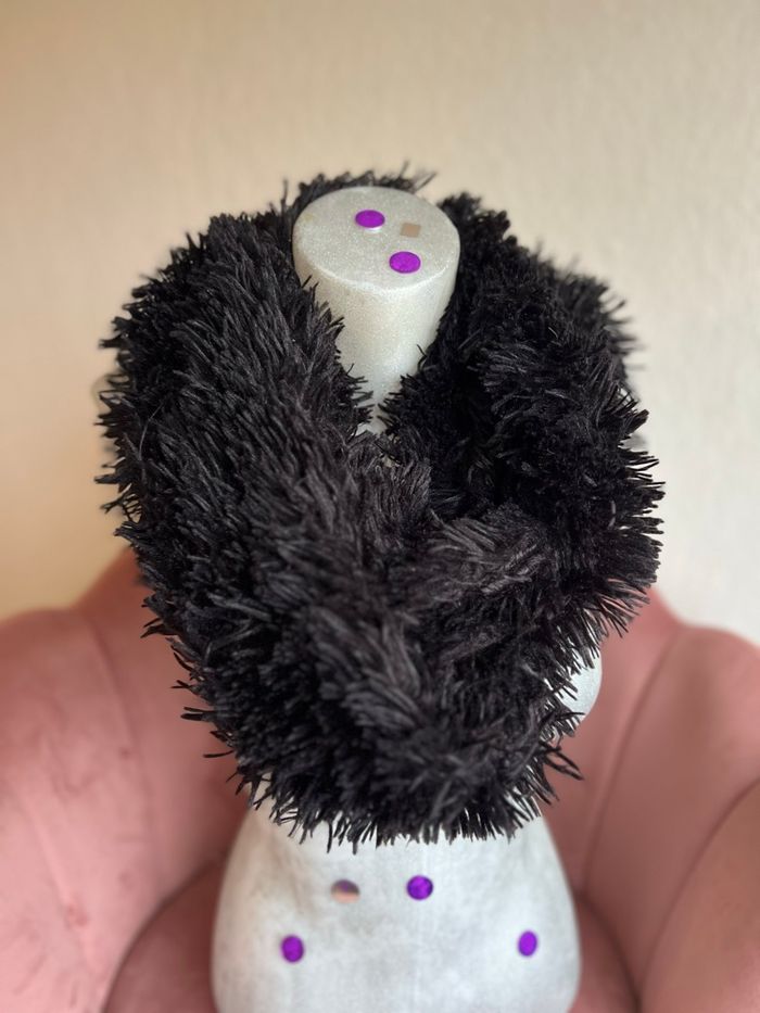 Snood / Écharpe Tube Noire Douce & Moelleuse – Comme Neuve ❄️