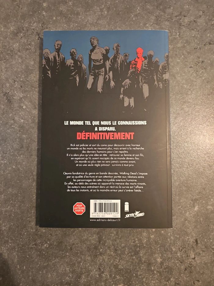 Livre walking dead - photo numéro 2