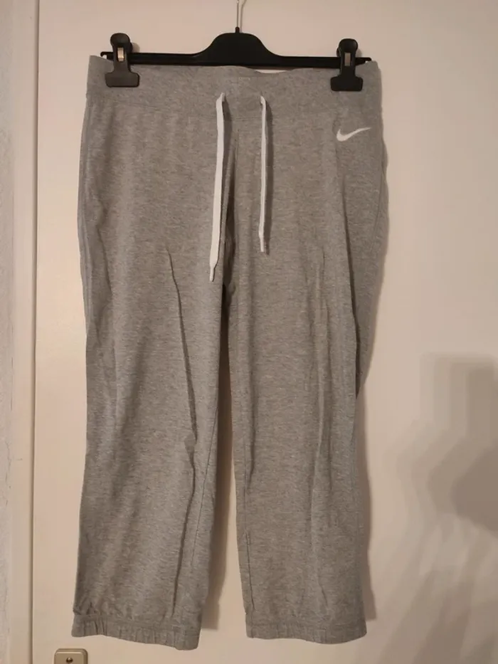 Pantacourt Nike gris - photo numéro 2