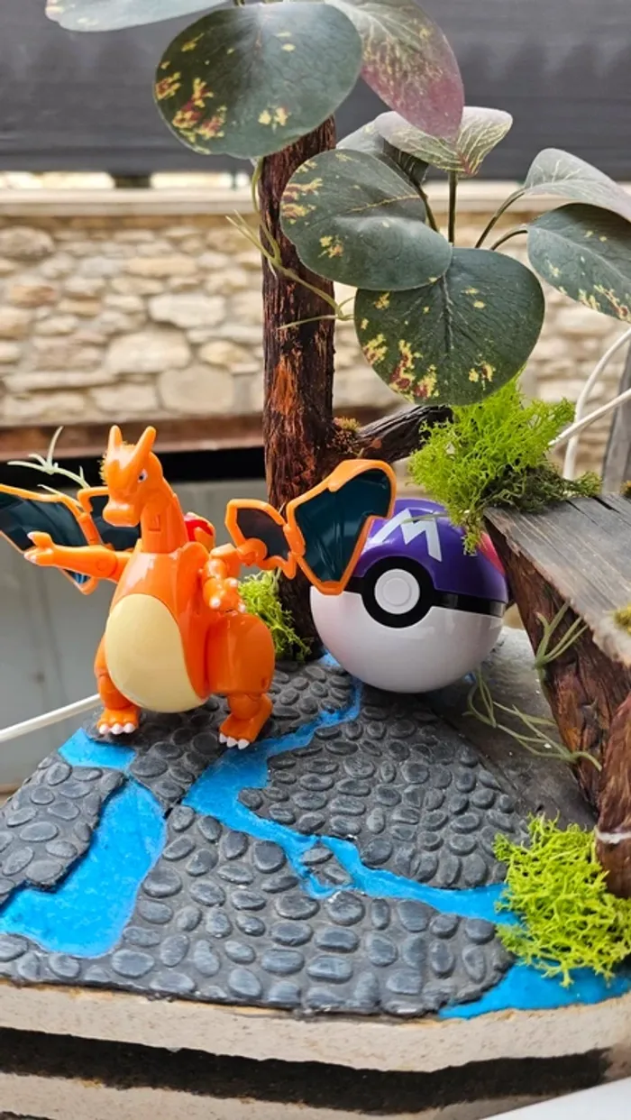 Super figurine Pokemon pliable en boule Dracaufeu - photo numéro 4