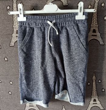 Short gris foncé élastique à la taille 14ans