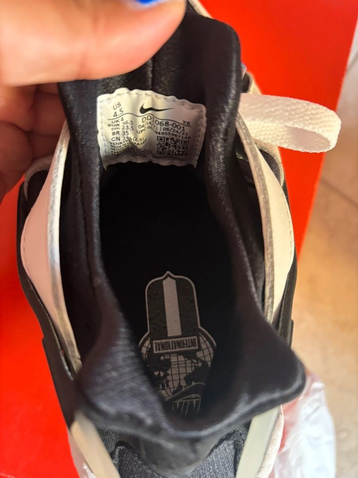 Baskets Nike Huarache P.36,5 Neuves - photo numéro 6