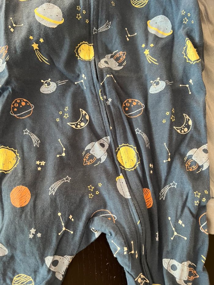 3 pyjamas - photo numéro 2