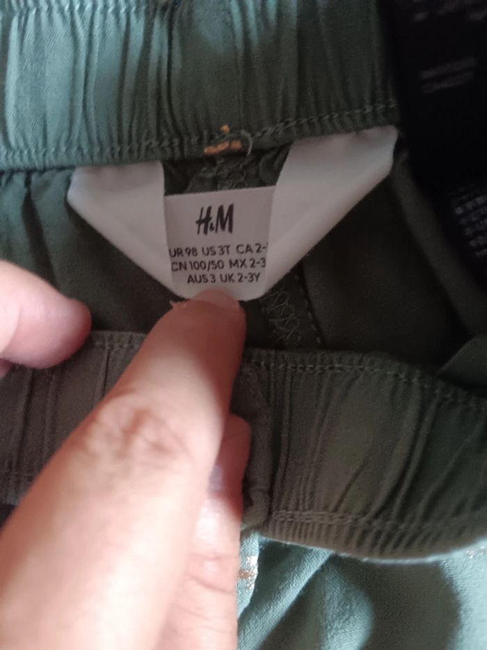 Pantalon léger kaki fleurs dorées 2-3 ans 98 cm H&M - photo numéro 3