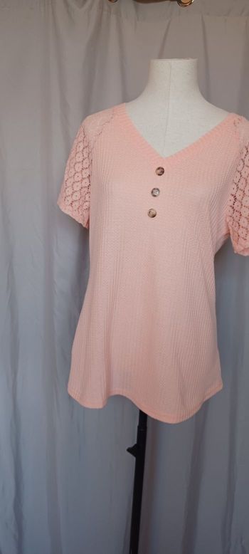 Très joli haut femme T U 