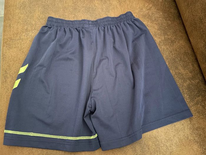 Short sport Hummel xs/s - photo numéro 3