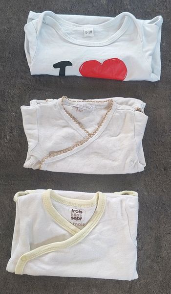 Lot bodies bébé mixte